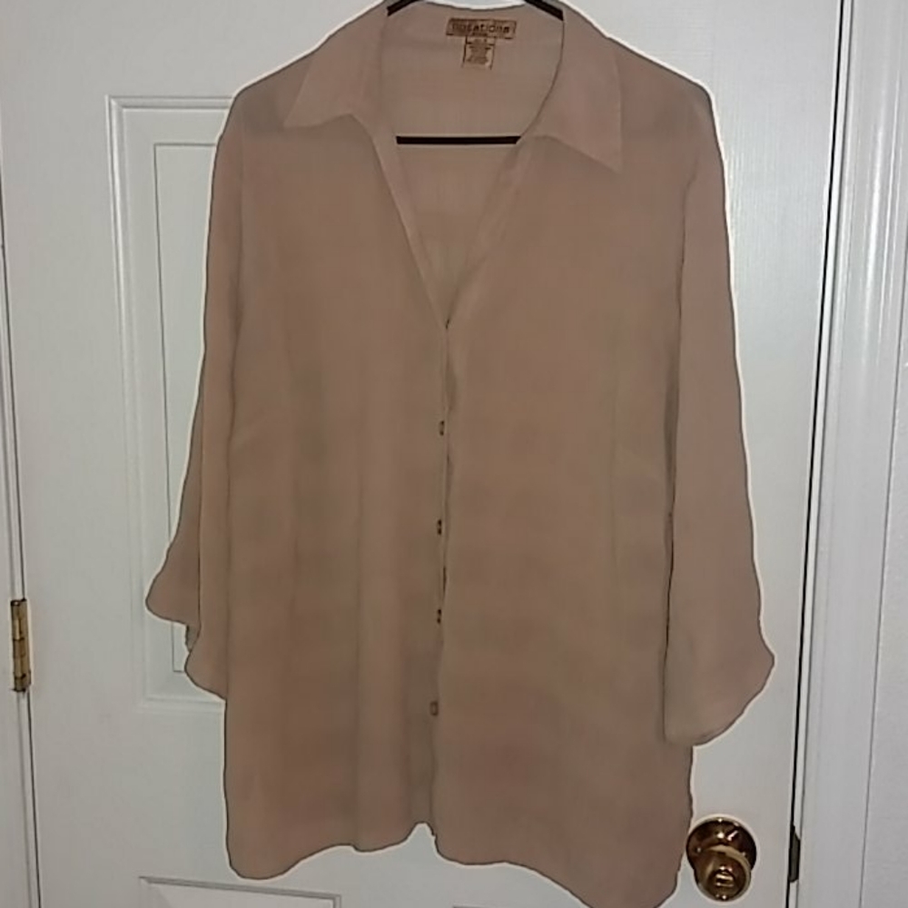 Notations sheer button up